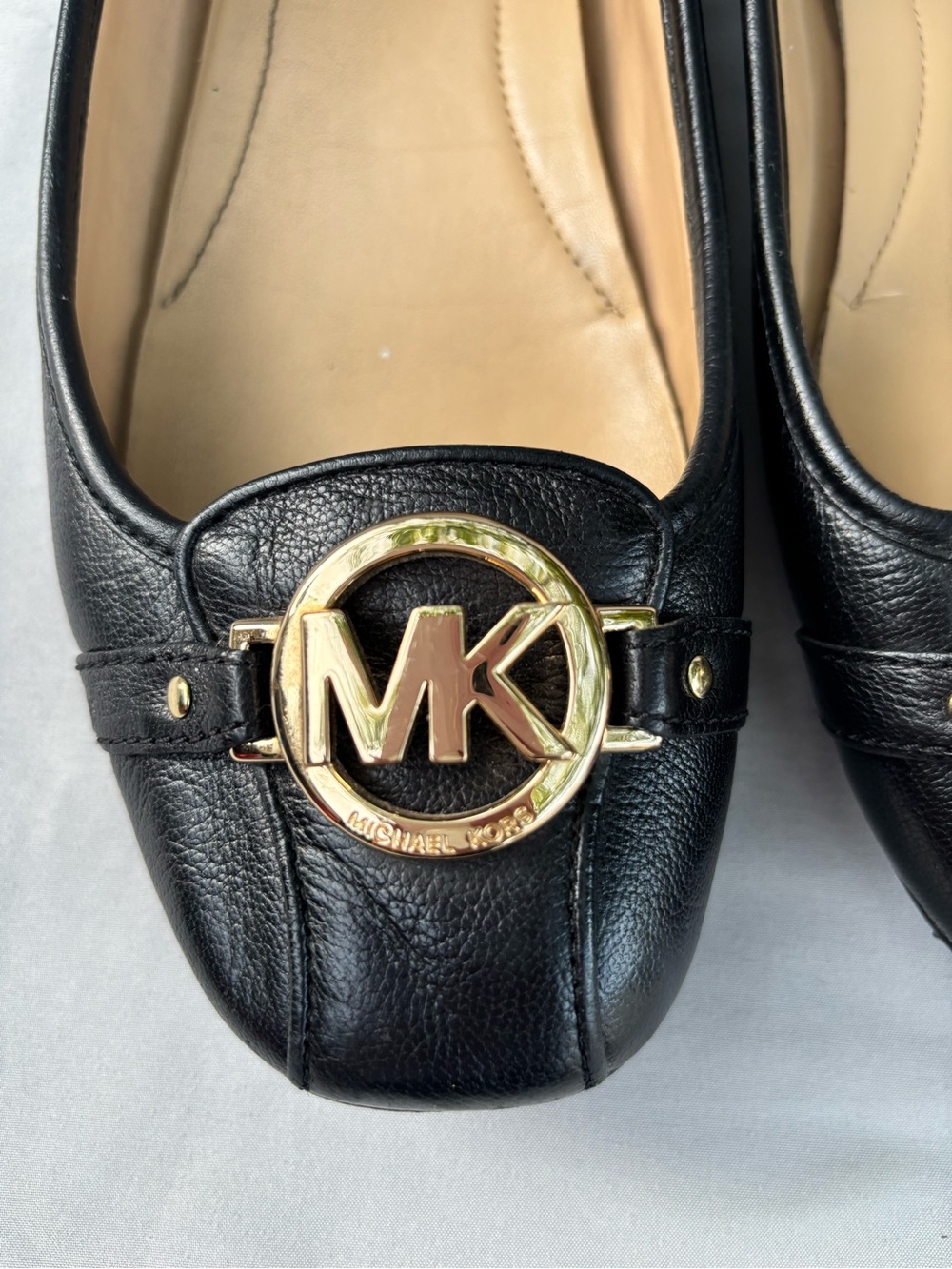 Michael Kors Black Leather MK Medallion Ballet Flats Size 11 - Picture 3 of 6
